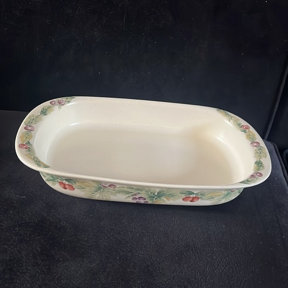 Pfaltzgraff Jamberry Large Rectangular Lasagna Baker - Picture 1 of 12